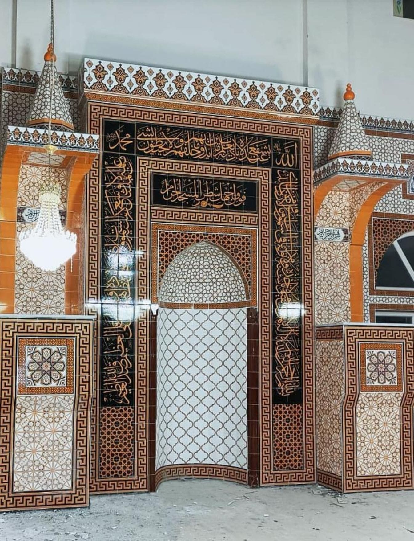 Mihrap Minber Kürsü Çeşitleri - 13, Çini Minber Mihrap Kürsü Ahşap Desenli Takım