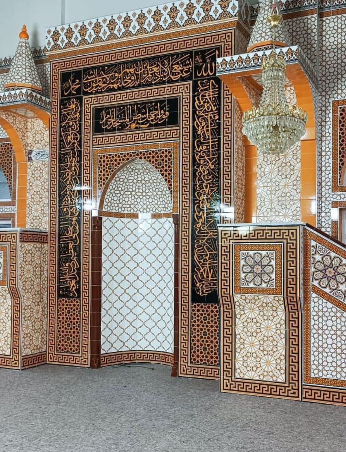 Mihrap Minber Kürsü Çeşitleri - 09, Cami Mihrap minber Kürsü Kütahya Çini